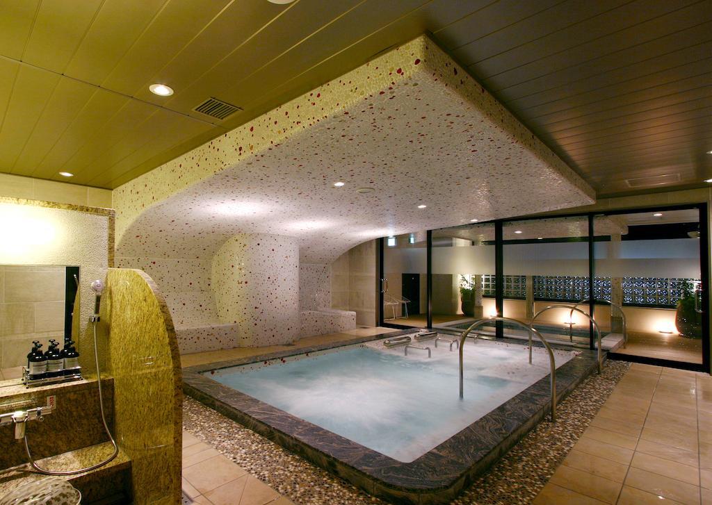 Hotel Coco Grand Takasaki Bagian luar foto