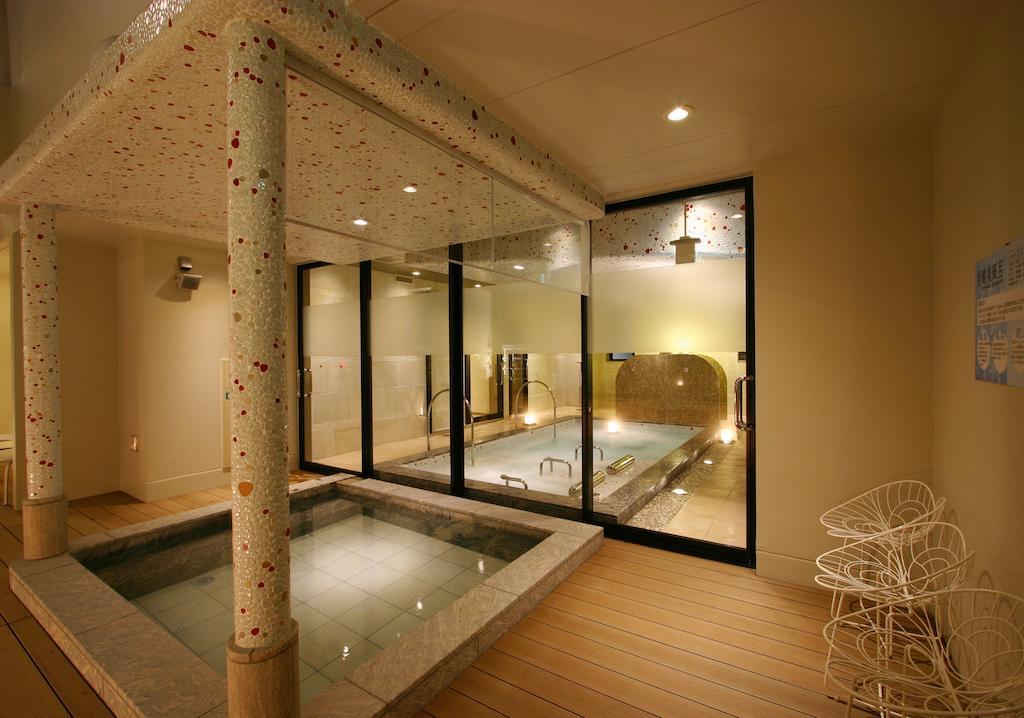 Hotel Coco Grand Takasaki Bagian luar foto