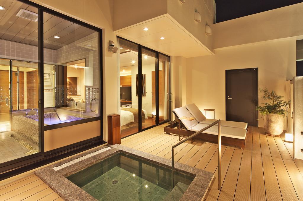 Hotel Coco Grand Takasaki Bagian luar foto