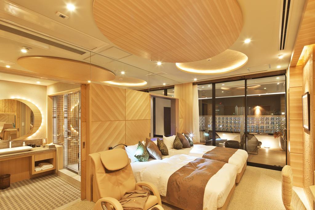 Hotel Coco Grand Takasaki Bagian luar foto