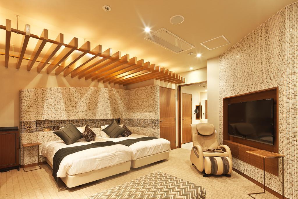 Hotel Coco Grand Takasaki Bagian luar foto