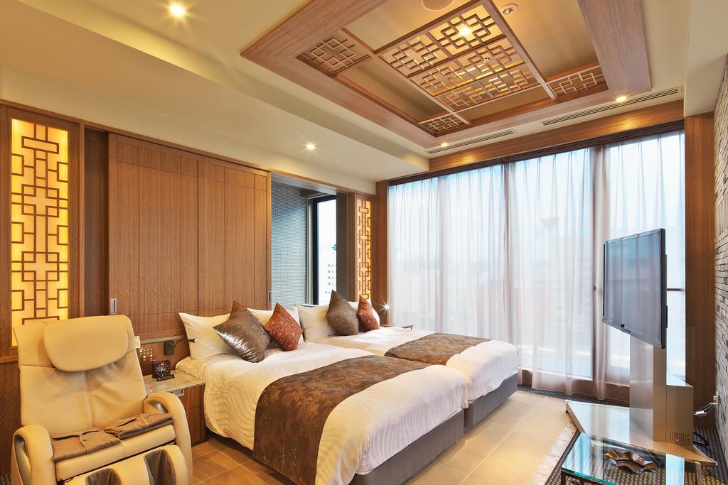 Hotel Coco Grand Takasaki Bagian luar foto