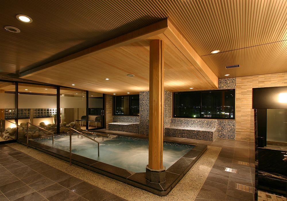 Hotel Coco Grand Takasaki Bagian luar foto