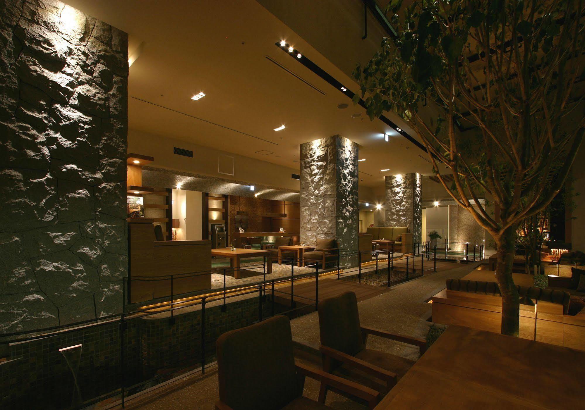 Hotel Coco Grand Takasaki Bagian luar foto