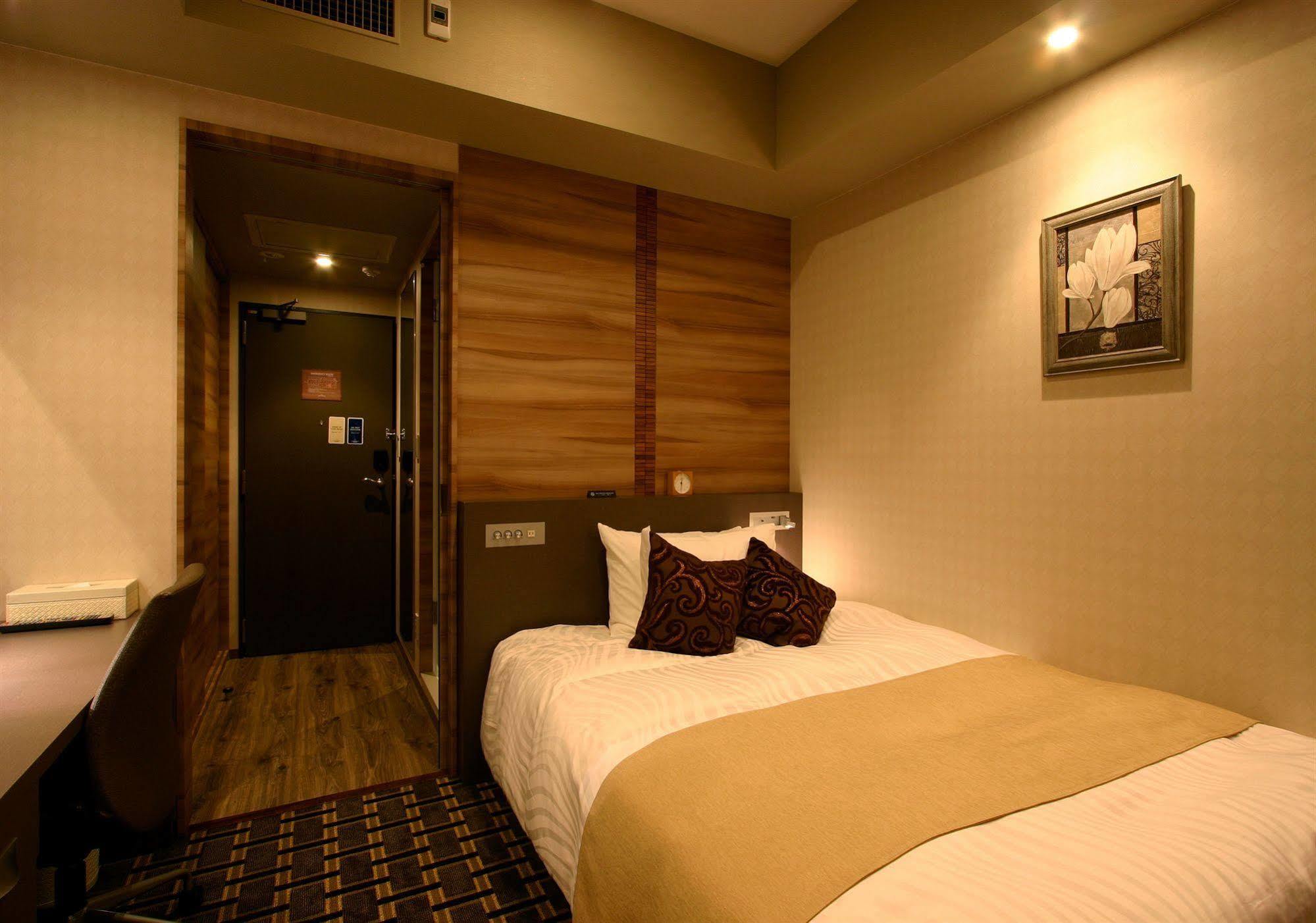 Hotel Coco Grand Takasaki Bagian luar foto