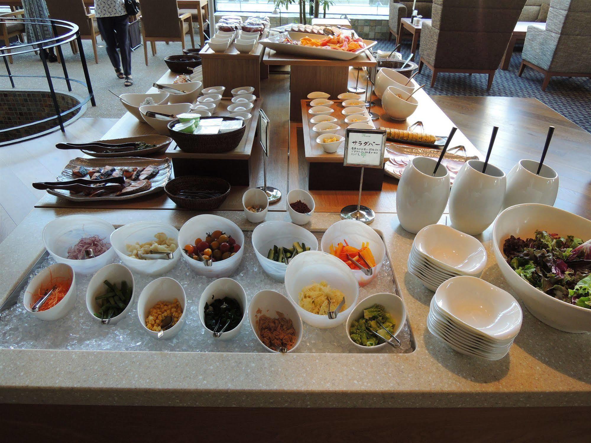 Hotel Coco Grand Takasaki Bagian luar foto