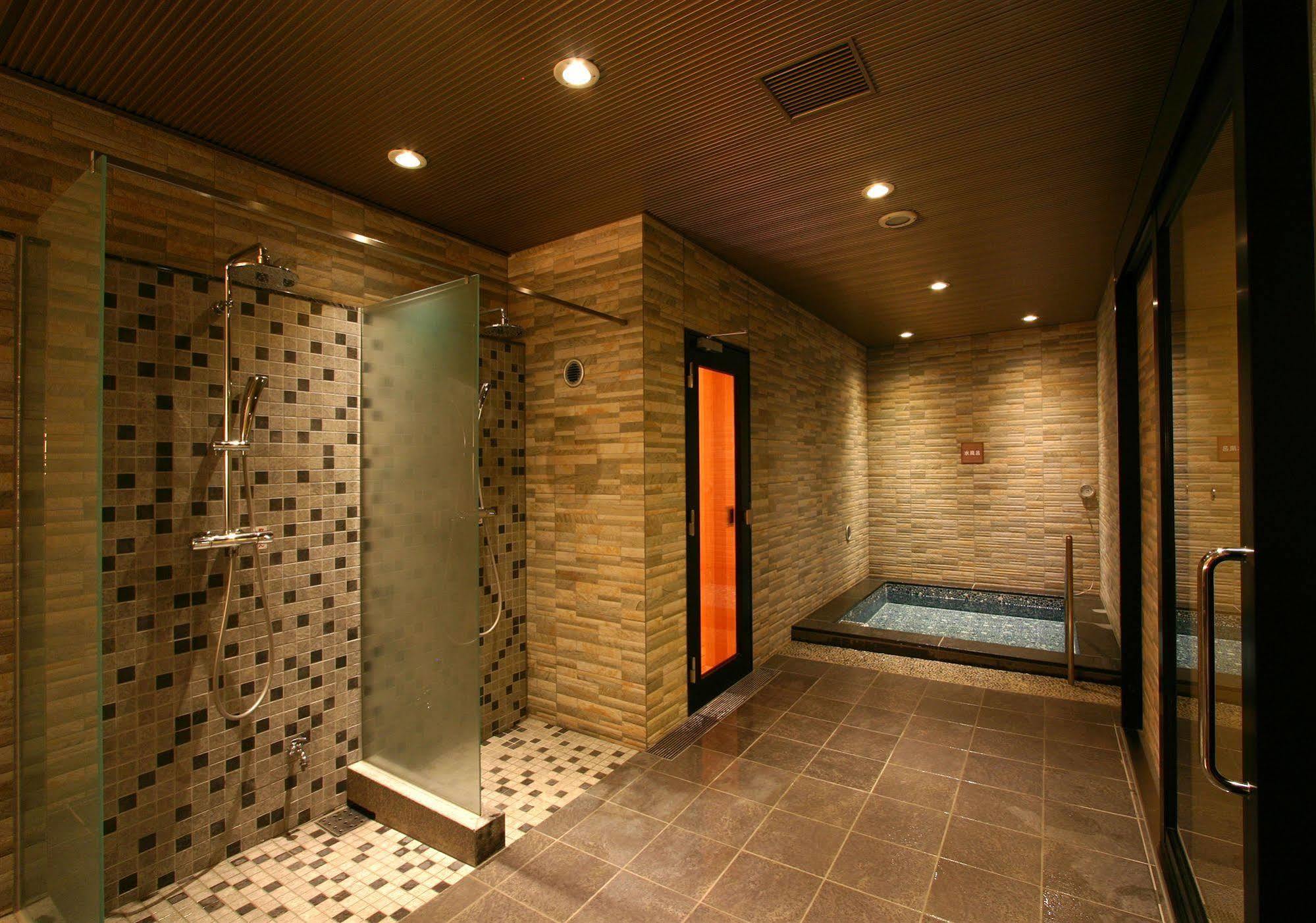 Hotel Coco Grand Takasaki Bagian luar foto