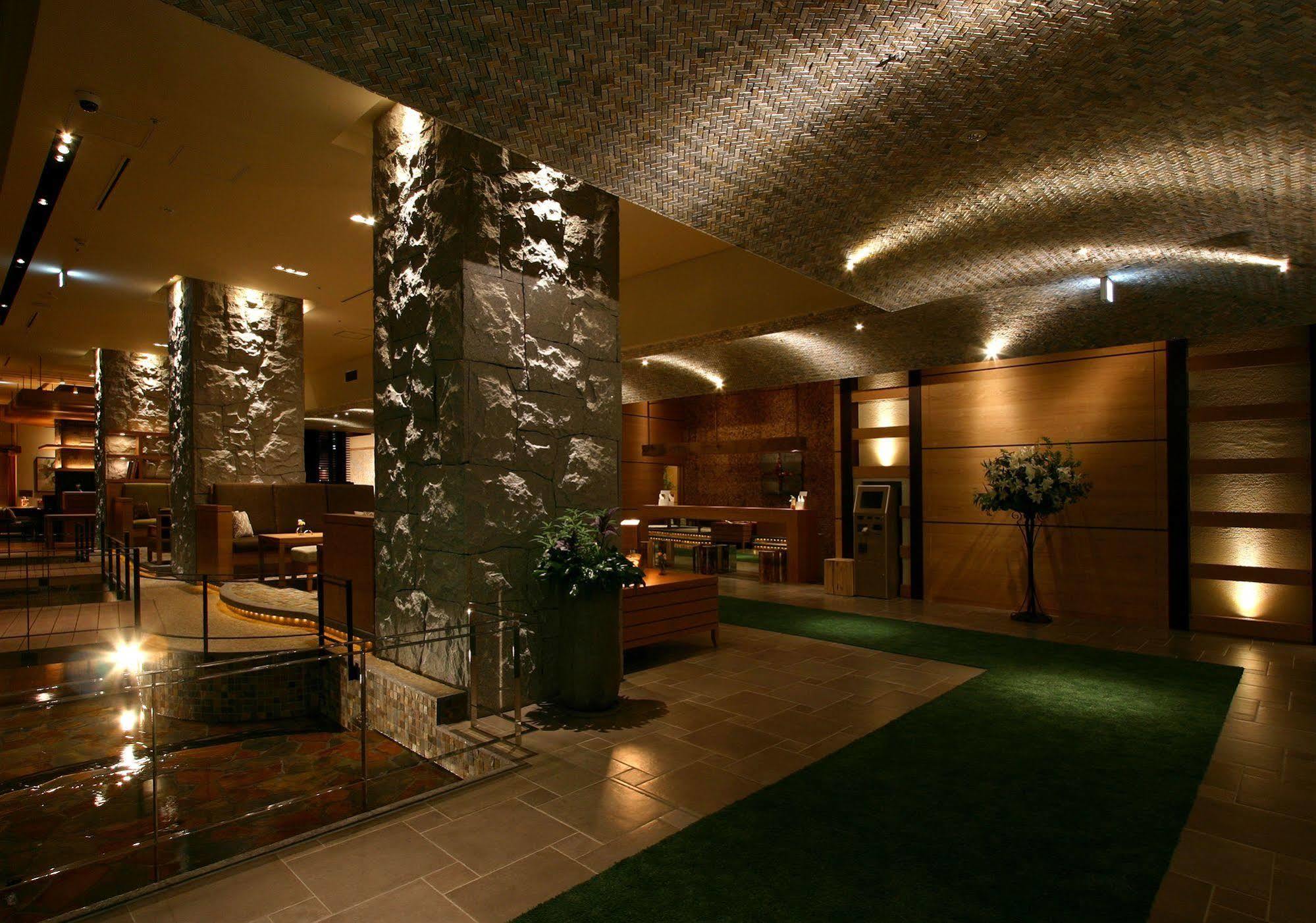 Hotel Coco Grand Takasaki Bagian luar foto