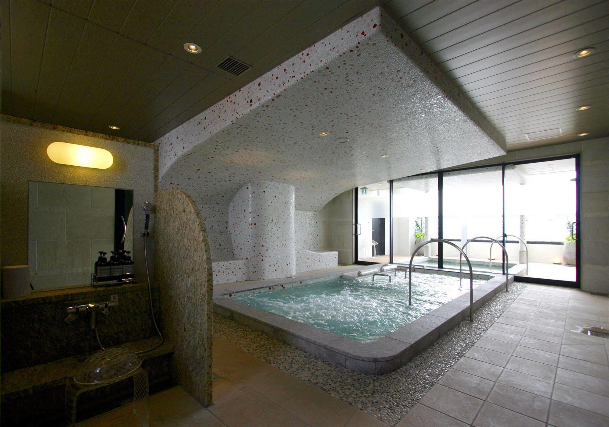 Hotel Coco Grand Takasaki Bagian luar foto