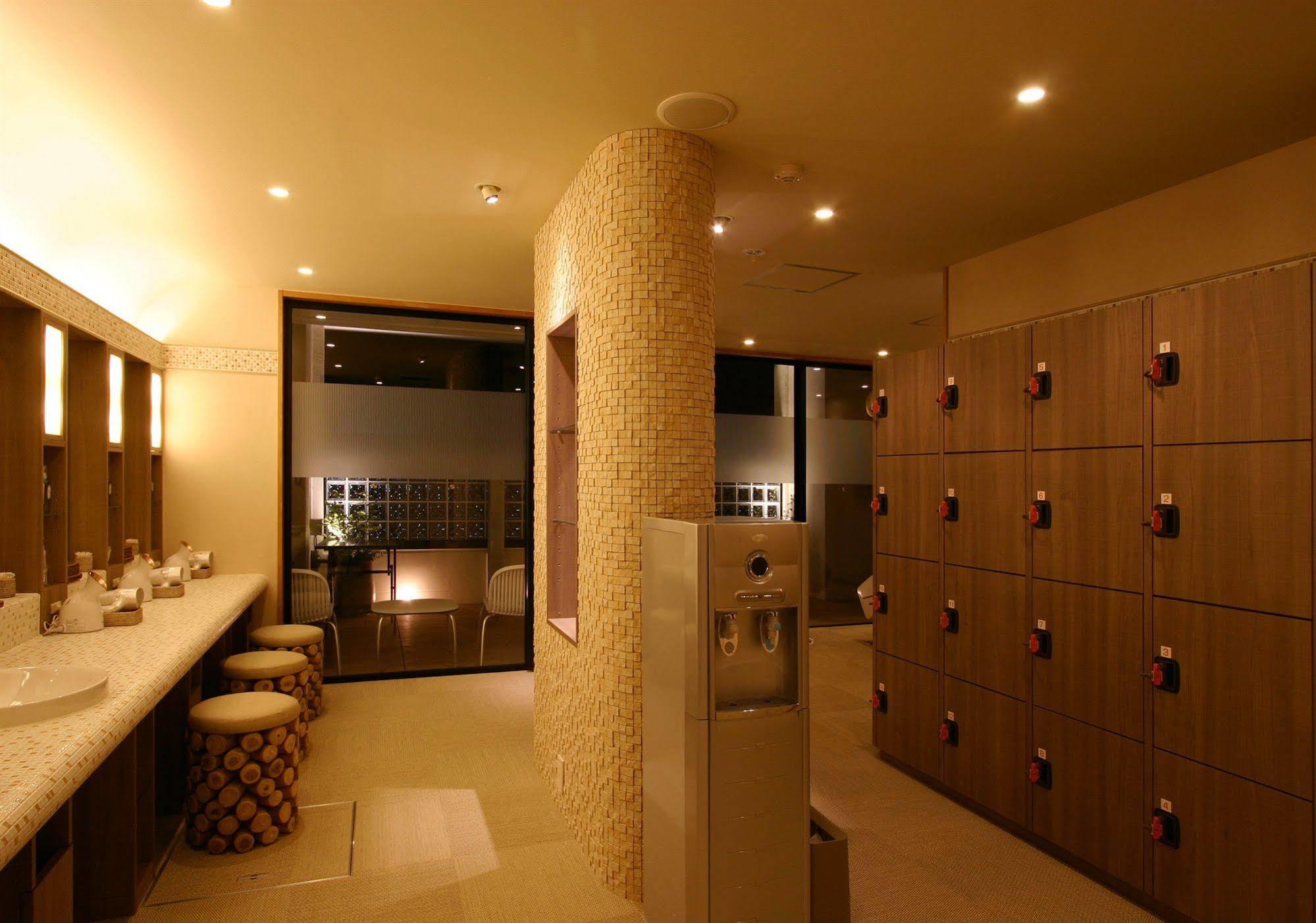 Hotel Coco Grand Takasaki Bagian luar foto